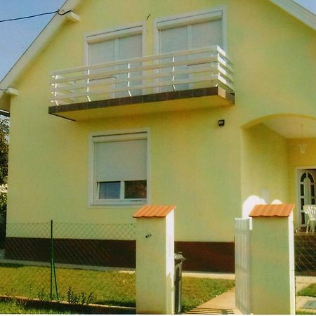 Nora Apartman Apartment Balatonfůzfő Bagian luar foto