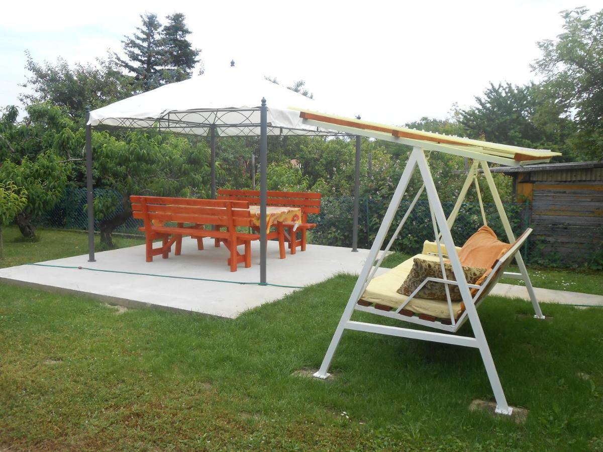 Nora Apartman Apartment Balatonfůzfő Bagian luar foto