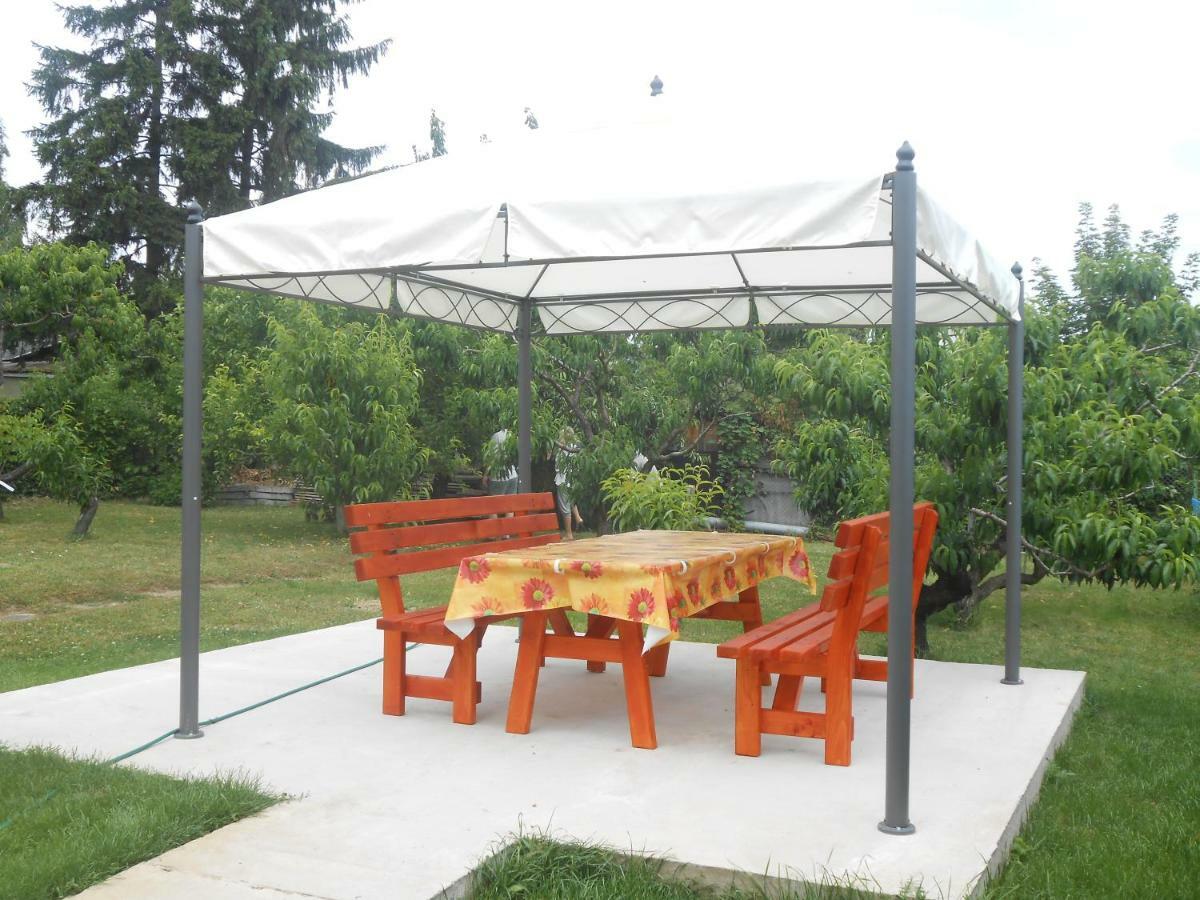 Nora Apartman Apartment Balatonfůzfő Bagian luar foto